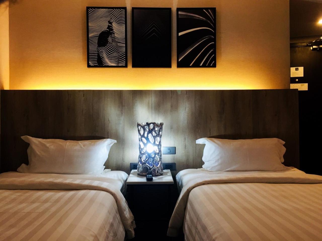 The 28Th Hotel Kanchanaburi Esterno foto