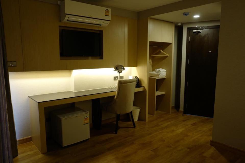 The 28Th Hotel Kanchanaburi Esterno foto