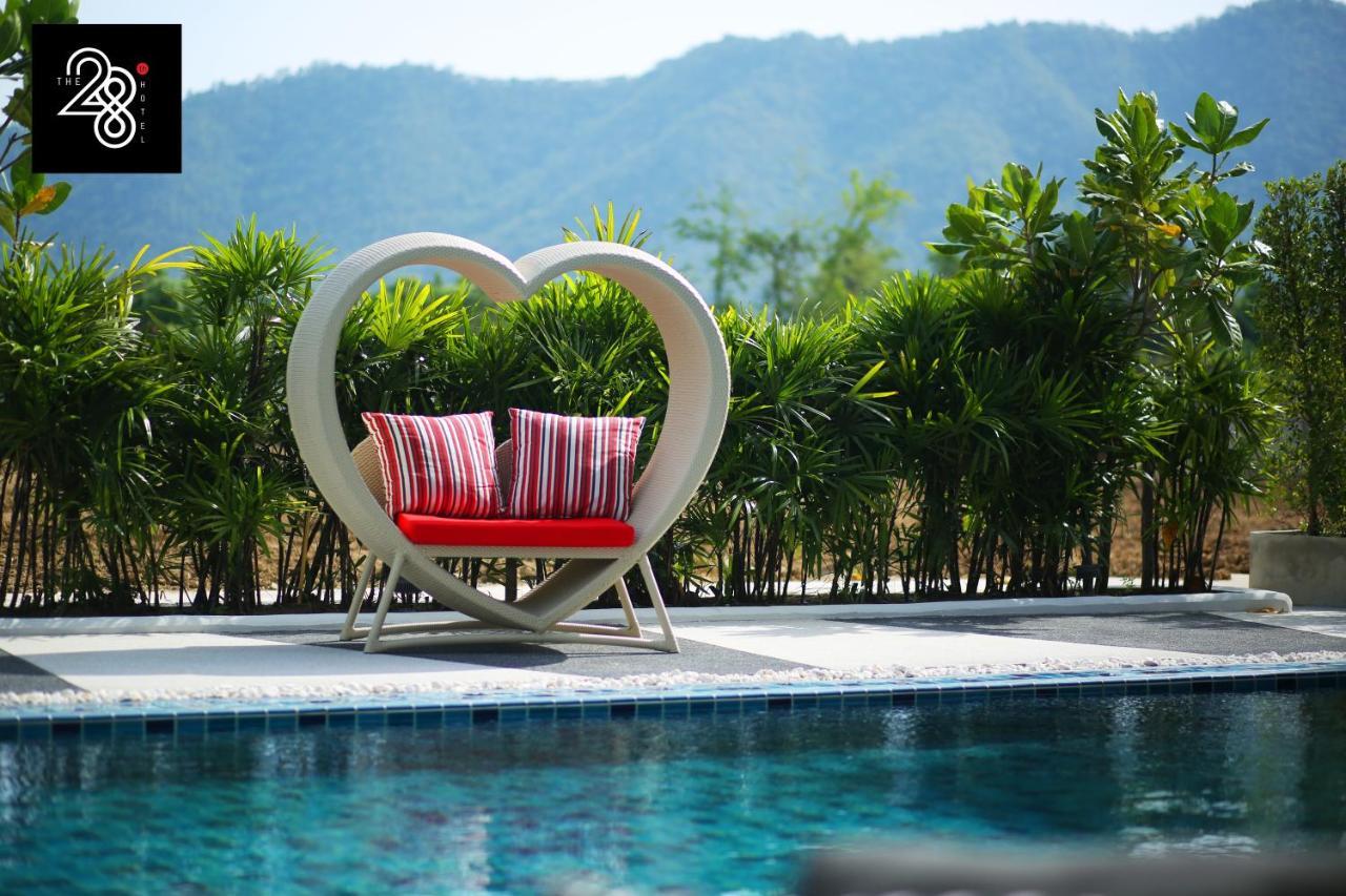The 28Th Hotel Kanchanaburi Esterno foto